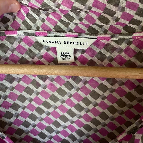 BANANA REPUBLIC 💯% Silk Tie Blouse - Picture 4 of 10